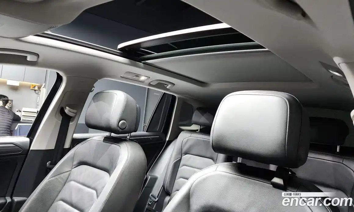 Volkswagen Tiguan 2018 2.0 Автомат в Москве № 215281, фото 19