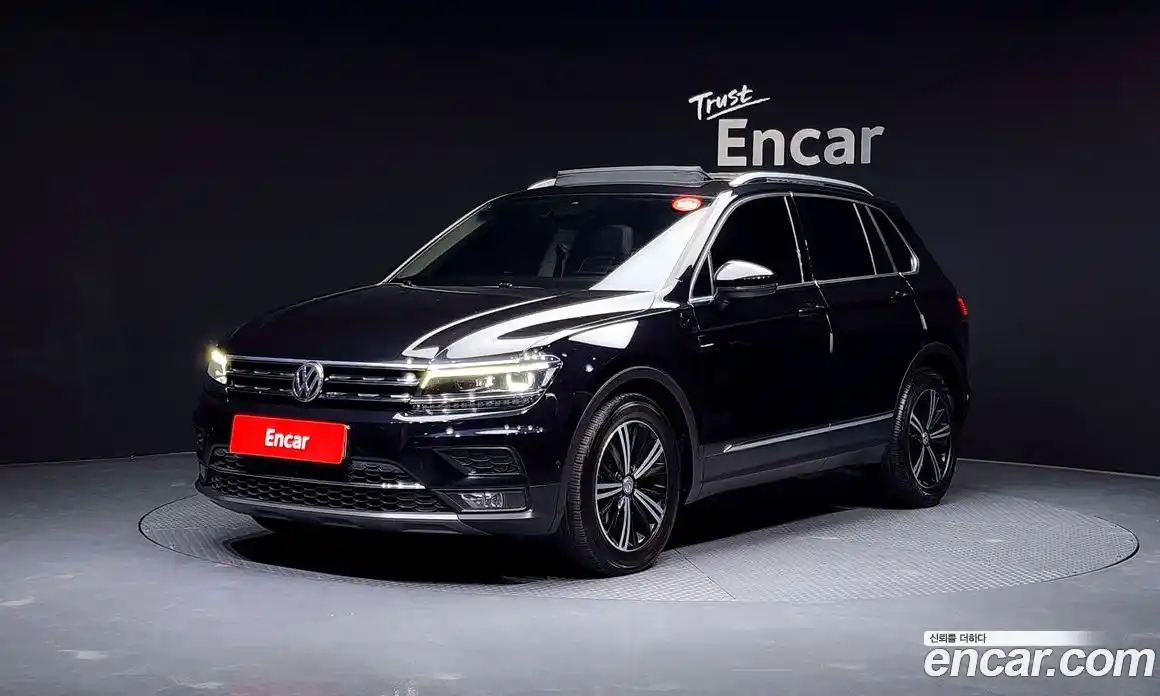 Volkswagen Tiguan 2018 2.0 Автомат в Москве № 215281, фото 6