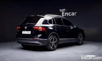 Volkswagen Tiguan 2018 2.0 Автомат в Москве № 215281, миниатюра 8