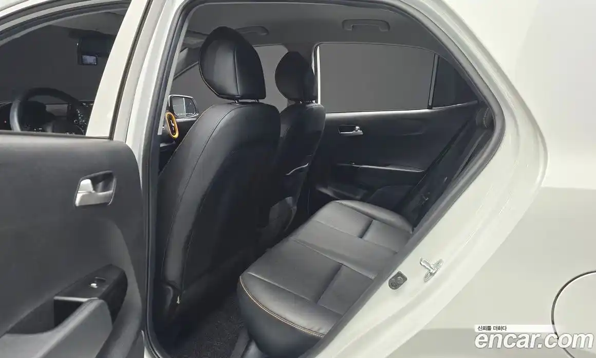 Kia Morning 2022 1.0 Автомат в Москве № 22320, фото 18