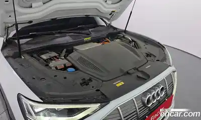 Audi e-tron 2021 0.2 Автомат в Москве № 229791, миниатюра 9