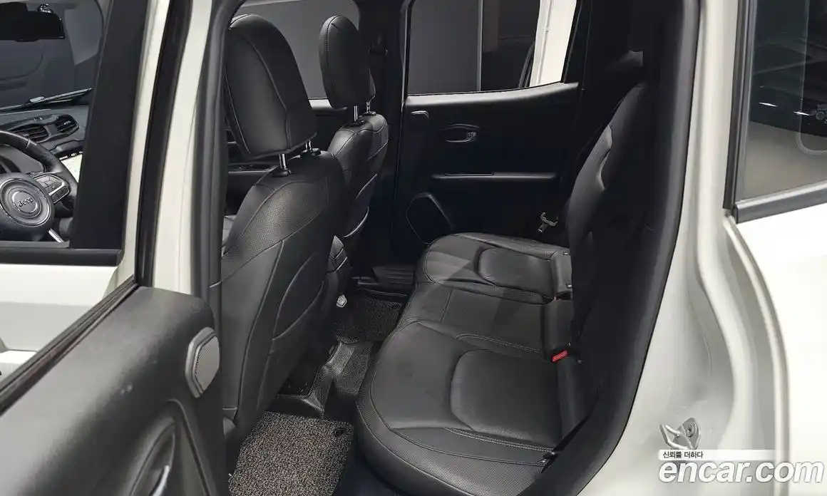 Jeep Renegade 2018 2.0 Автомат в Москве № 232643, фото 20