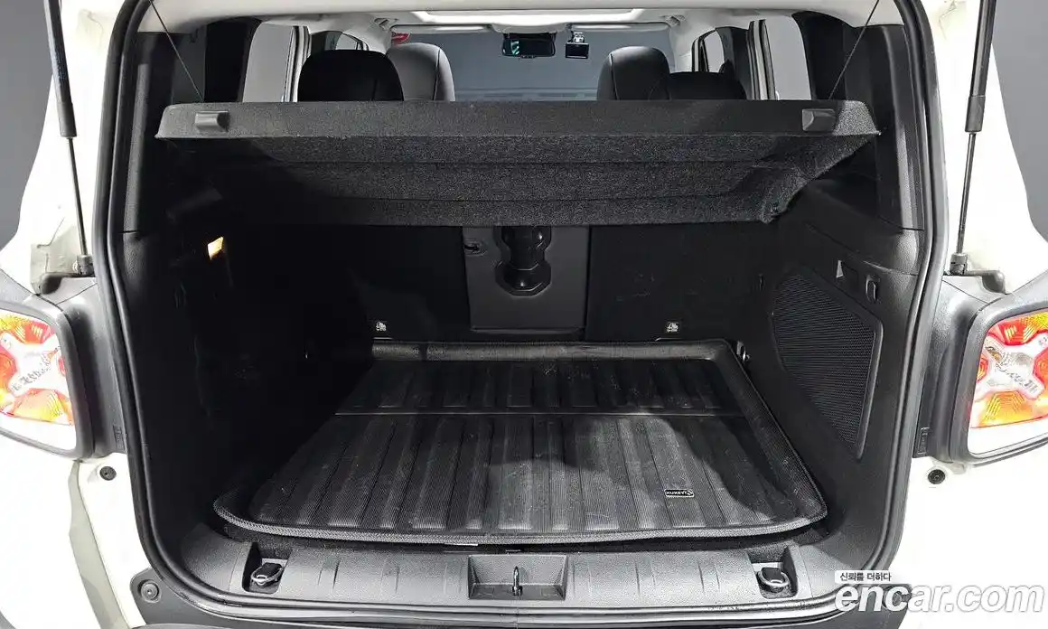 Jeep Renegade 2018 2.0 Автомат в Москве № 232643, фото 9