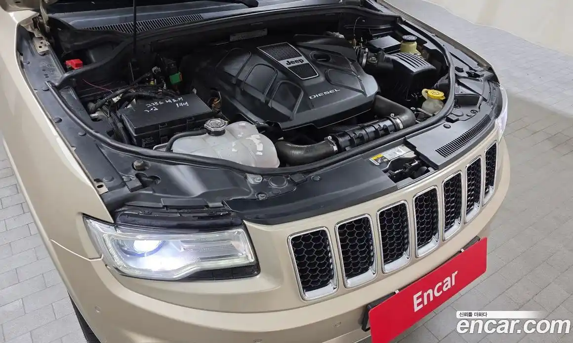 Jeep Cherokee 2014 3.0 Автомат в Москве № 232772, фото 13