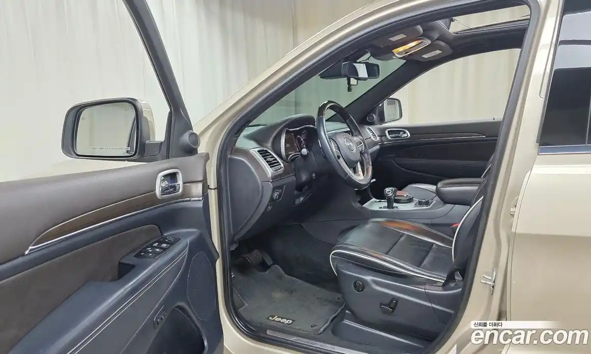 Jeep Cherokee 2014 3.0 Автомат в Москве № 232772, фото 18