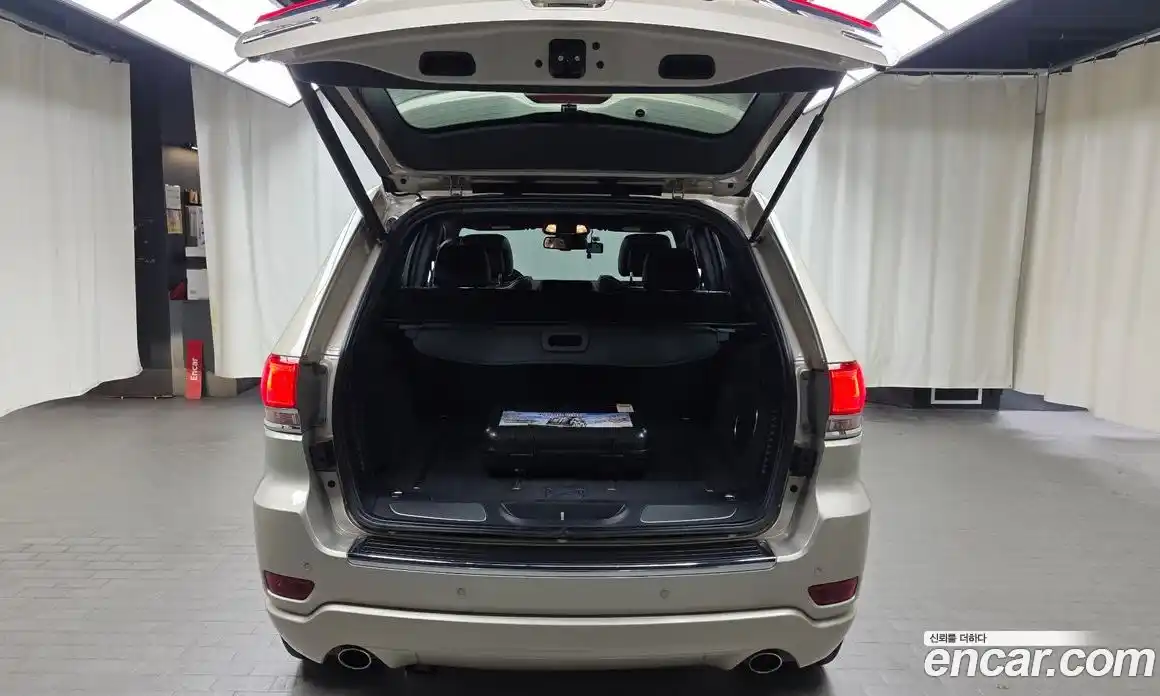 Jeep Cherokee 2014 3.0 Автомат в Москве № 232772, фото 4