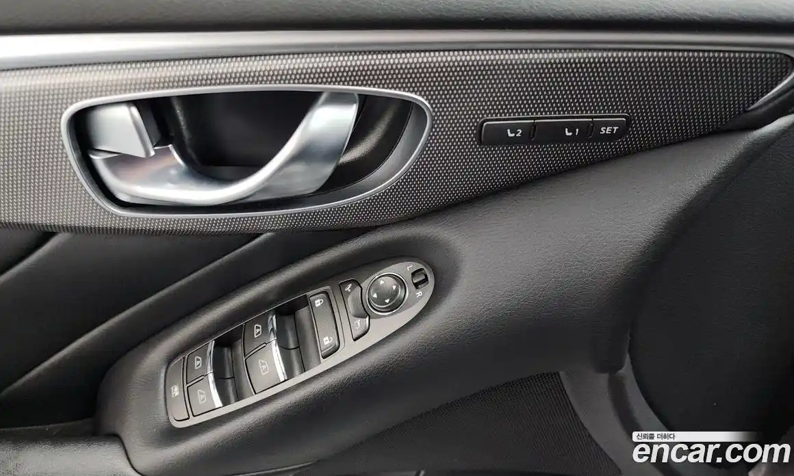 Infiniti Q50 2015 2.1 Автомат в Москве № 245659, фото 13