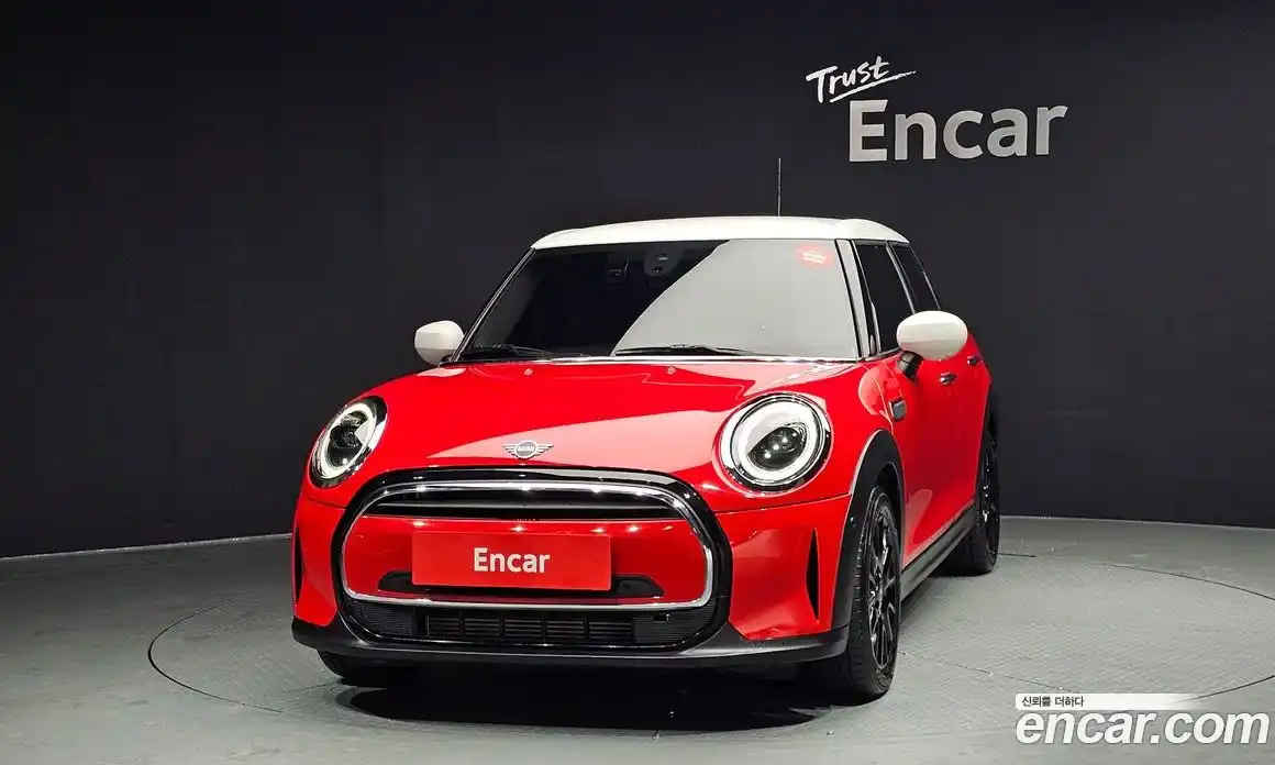 Mini Cooper 2024 1.5 Автомат в Москве № 271863, фото 16