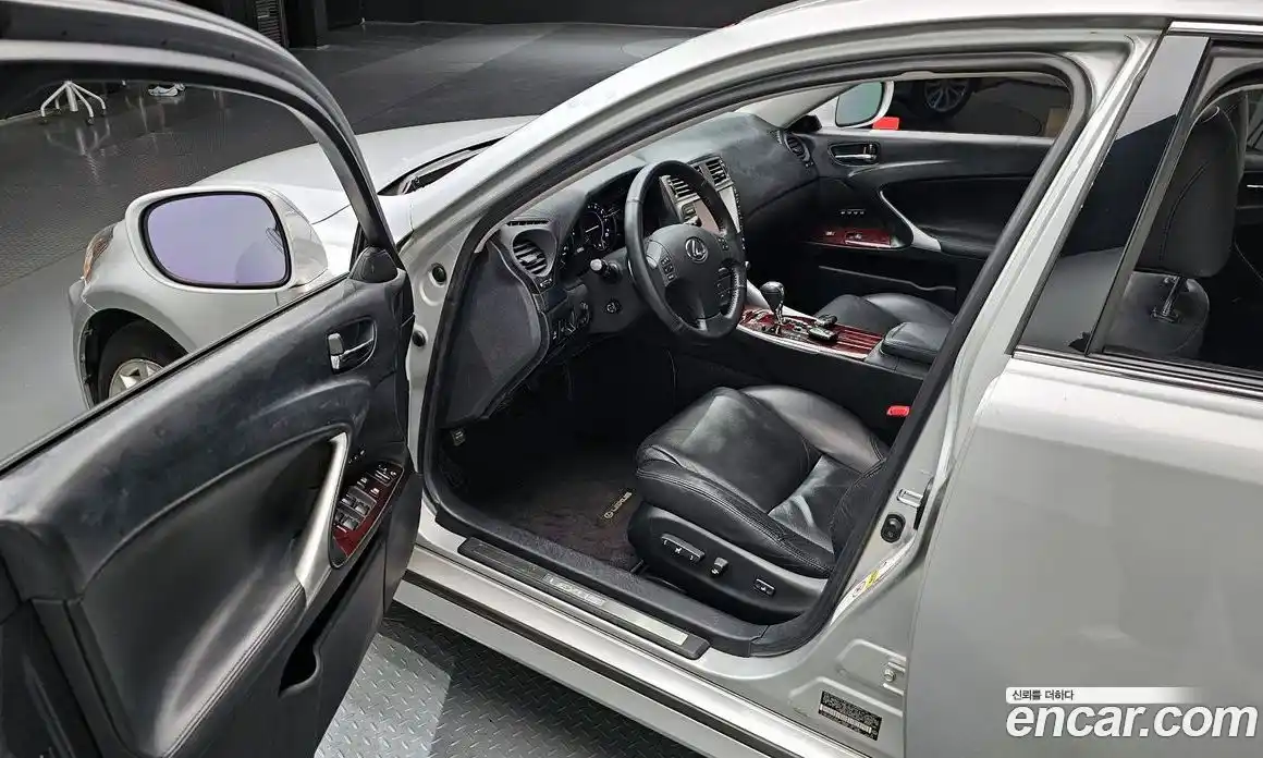 Lexus IS 2008 2.5 Автомат в Москве № 275612, фото 9
