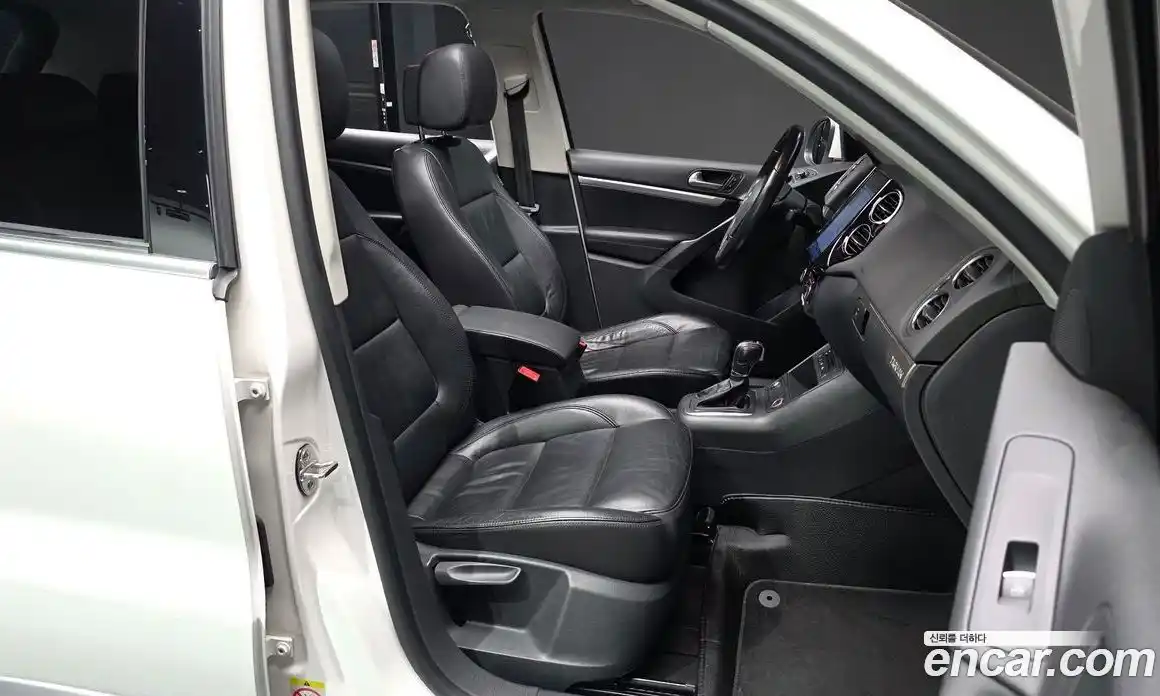 Volkswagen Tiguan 2013 2.0 Автомат в Москве № 277629, фото 13