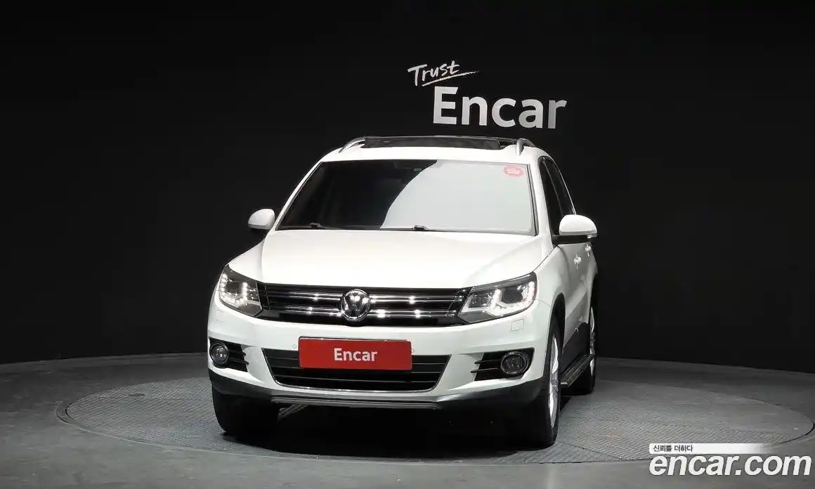 Volkswagen Tiguan 2013 2.0 Автомат в Москве № 277629, фото 14