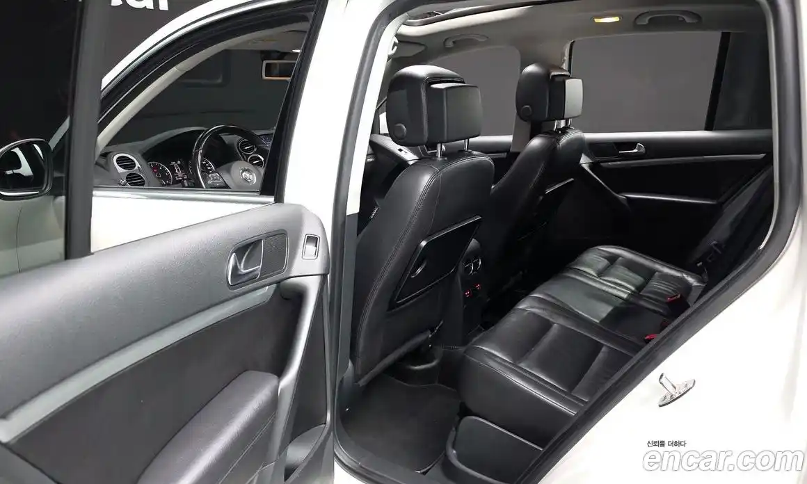 Volkswagen Tiguan 2013 2.0 Автомат в Москве № 277629, фото 17
