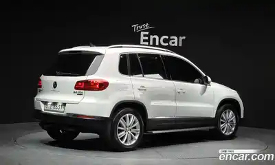 Volkswagen Tiguan 2013 2.0 Автомат в Москве № 277629, миниатюра 3