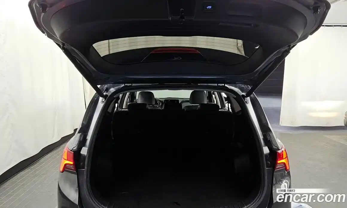 Hyundai Santa Fe 2023 2.2 Автомат в Москве № 2977, фото 13