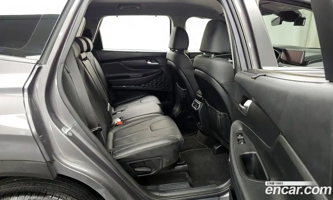 Hyundai Santa Fe 2023 2.2 Автомат в Москве № 2977, фото 20