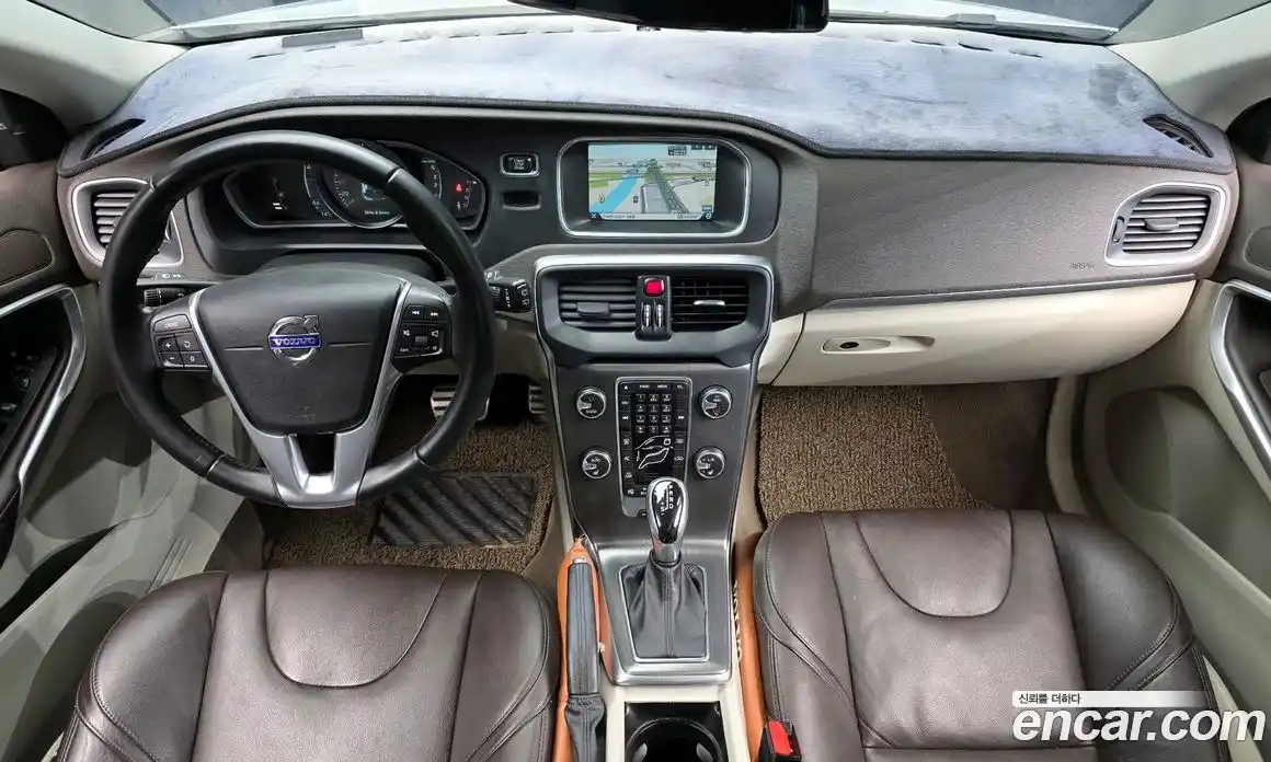 Volvo V40 2015 1.6 Автомат в Москве № 326089, фото 20
