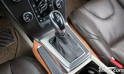 Volvo V40 2015 1.6 Автомат в Москве № 326089, миниатюра 2