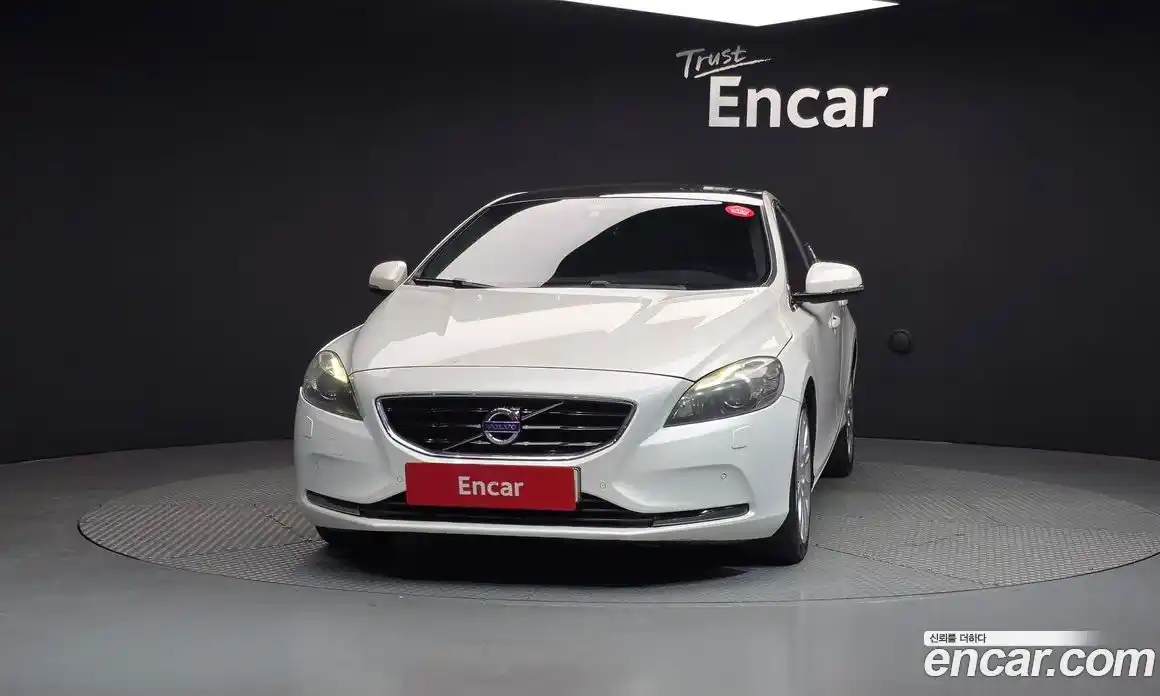 Volvo V40 2015 1.6 Автомат в Москве № 326089, фото 7