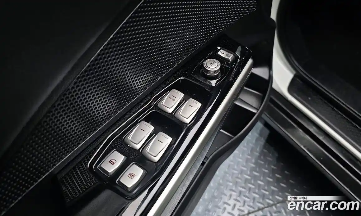 SsangYong TIBOLI 2016 1.6 Автомат в Москве № 33132, фото 18