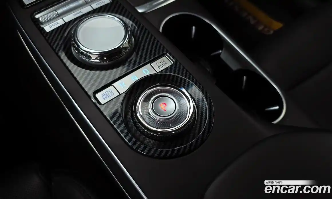 Genesis GV70 2024 2.5 Автомат в Москве № 57665, фото 19