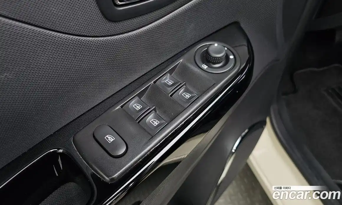 Renault QM3 2014 1.5 Автомат в Москве № 66403, фото 20