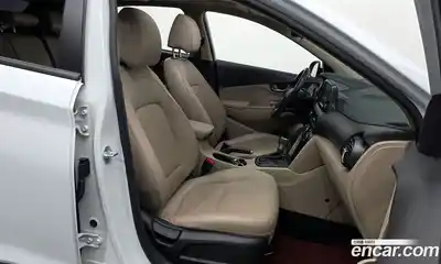 Hyundai Kona 2018 1.6 Автомат в Москве № 107846, миниатюра 9