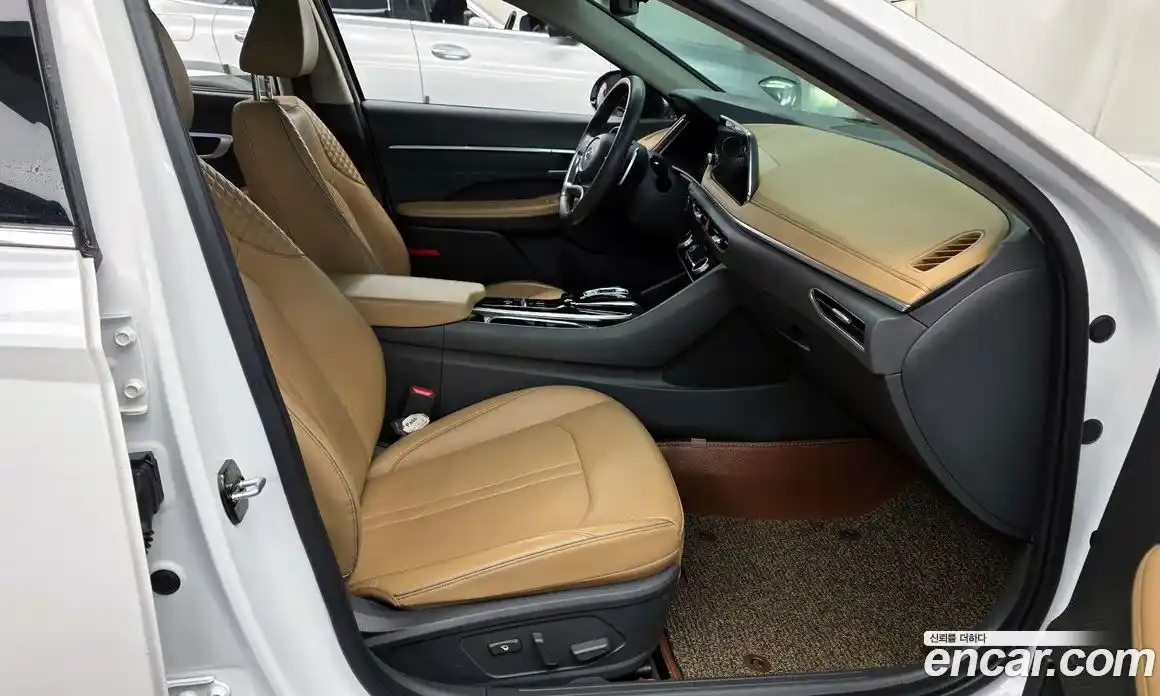 Hyundai Sonata 2020 1.6 Автомат в Москве № 107925, фото 9