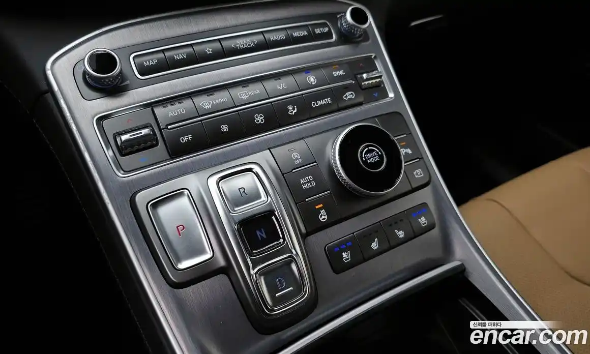 Hyundai Santa Fe 2023 2.5 Автомат в Москве № 108018, фото 6