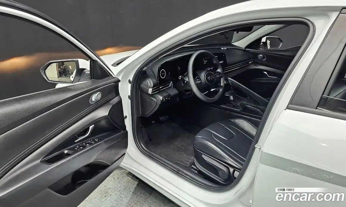 Hyundai Avante 2021 1.6 Автомат в Москве № 108247, фото 8