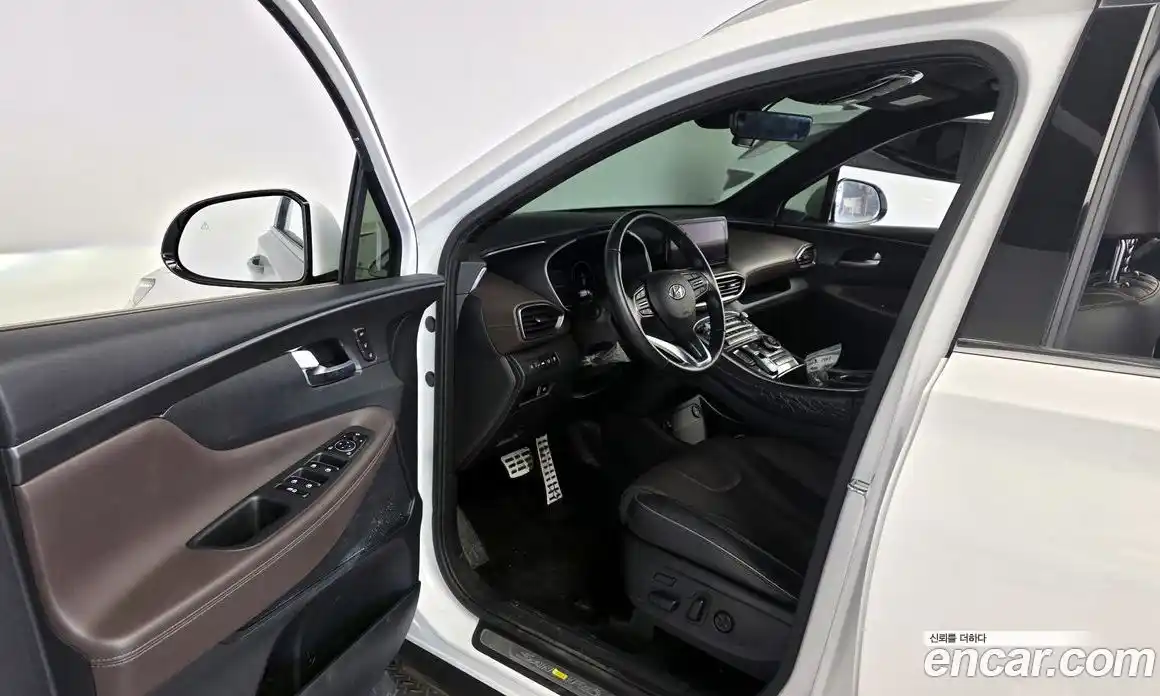 Hyundai Santa Fe 2023 1.6 Автомат в Москве № 111898, фото 19