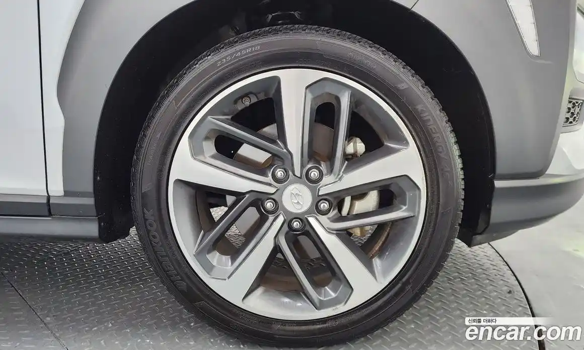 Hyundai Kona 2018 1.6 Автомат в Москве № 112880, фото 17