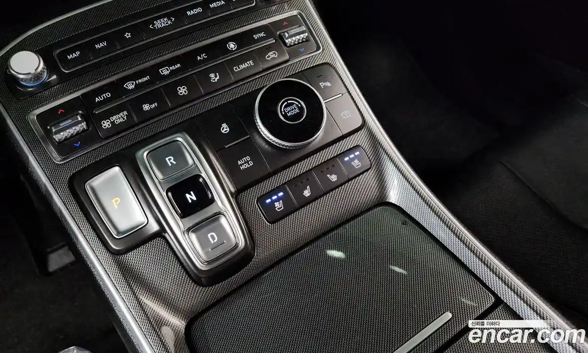 Hyundai Santa Fe 2023 1.6 Автомат в Москве № 127007, фото 4