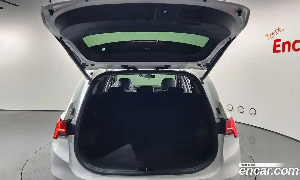 Hyundai Santa Fe 2023 1.6 Автомат в Москве № 127007, фото 9