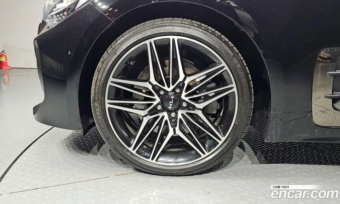 Kia Stinger 2022 3.3 Автомат в Москве № 130353, фото 9