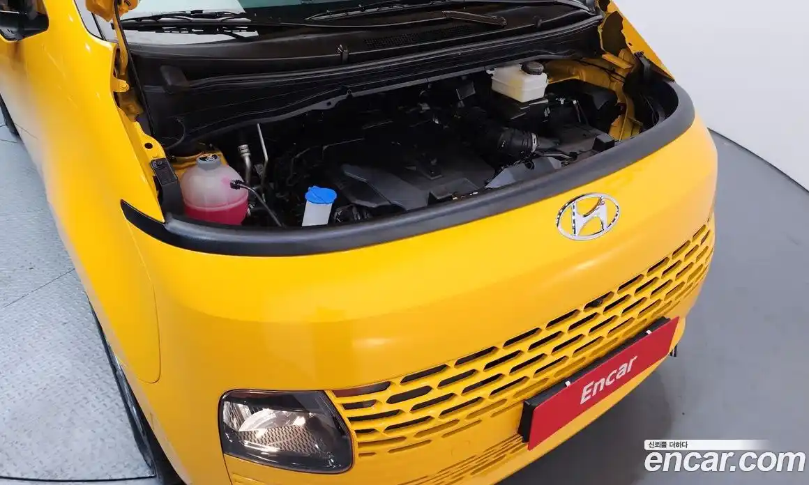 Hyundai Staria 2023 3.5 Автомат в Москве № 131106, фото 3