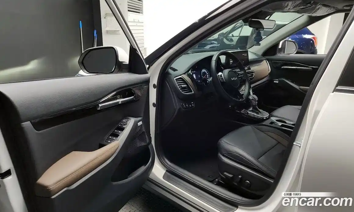 Kia Seltos 2022 1.6 Автомат в Москве № 132131, фото 17