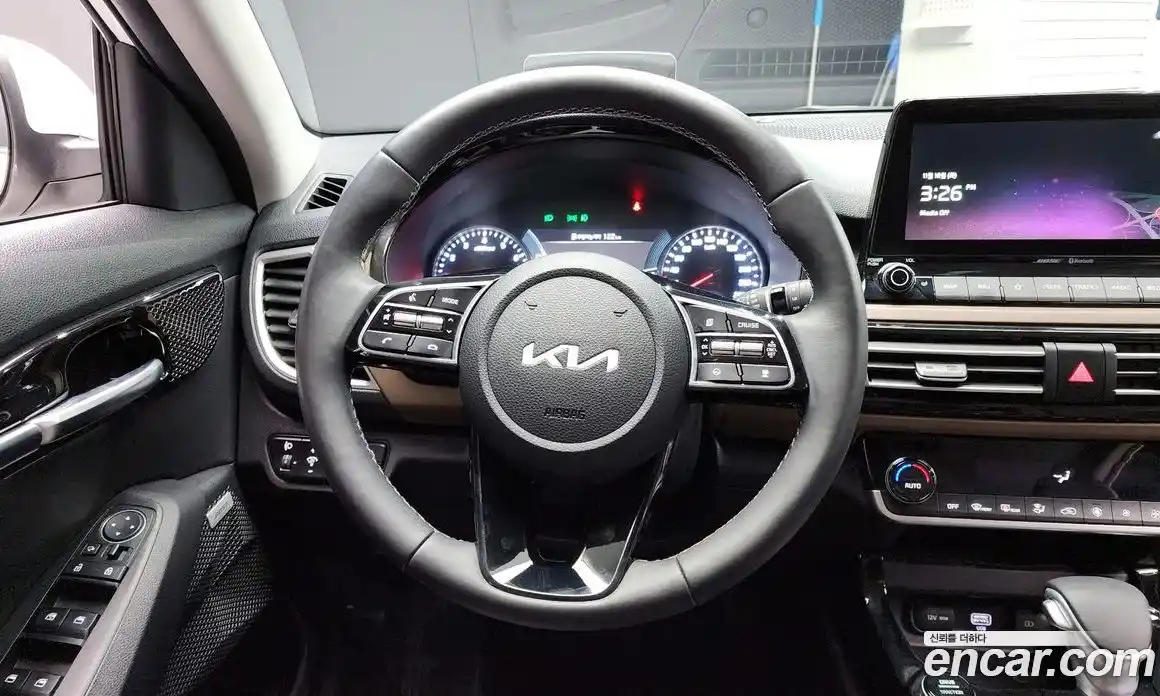Kia Seltos 2022 1.6 Автомат в Москве № 132131, фото 3