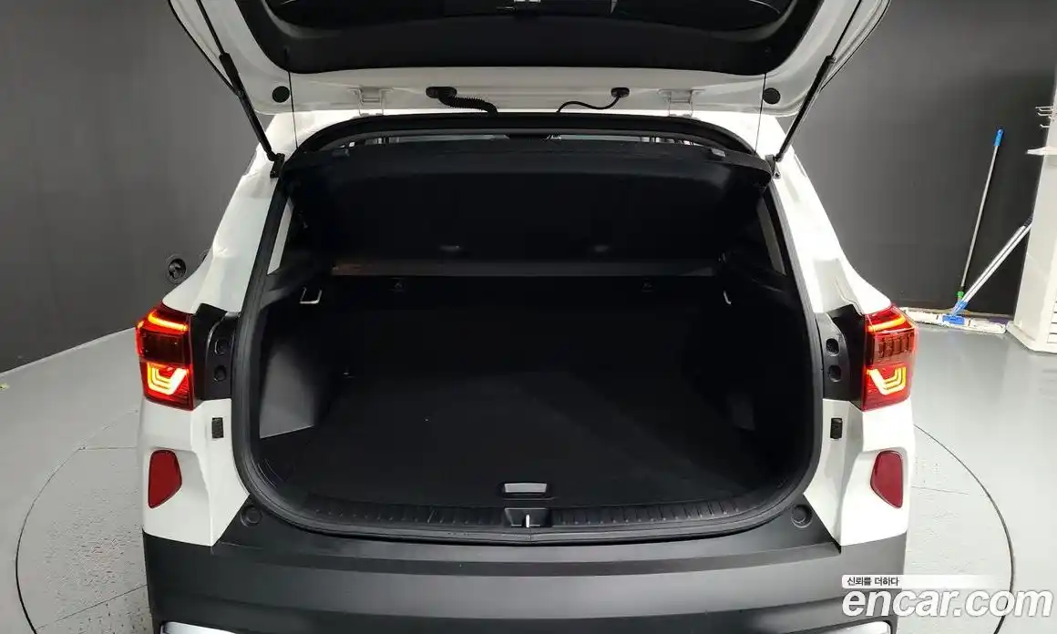 Kia Seltos 2022 1.6 Автомат в Москве № 132131, фото 7