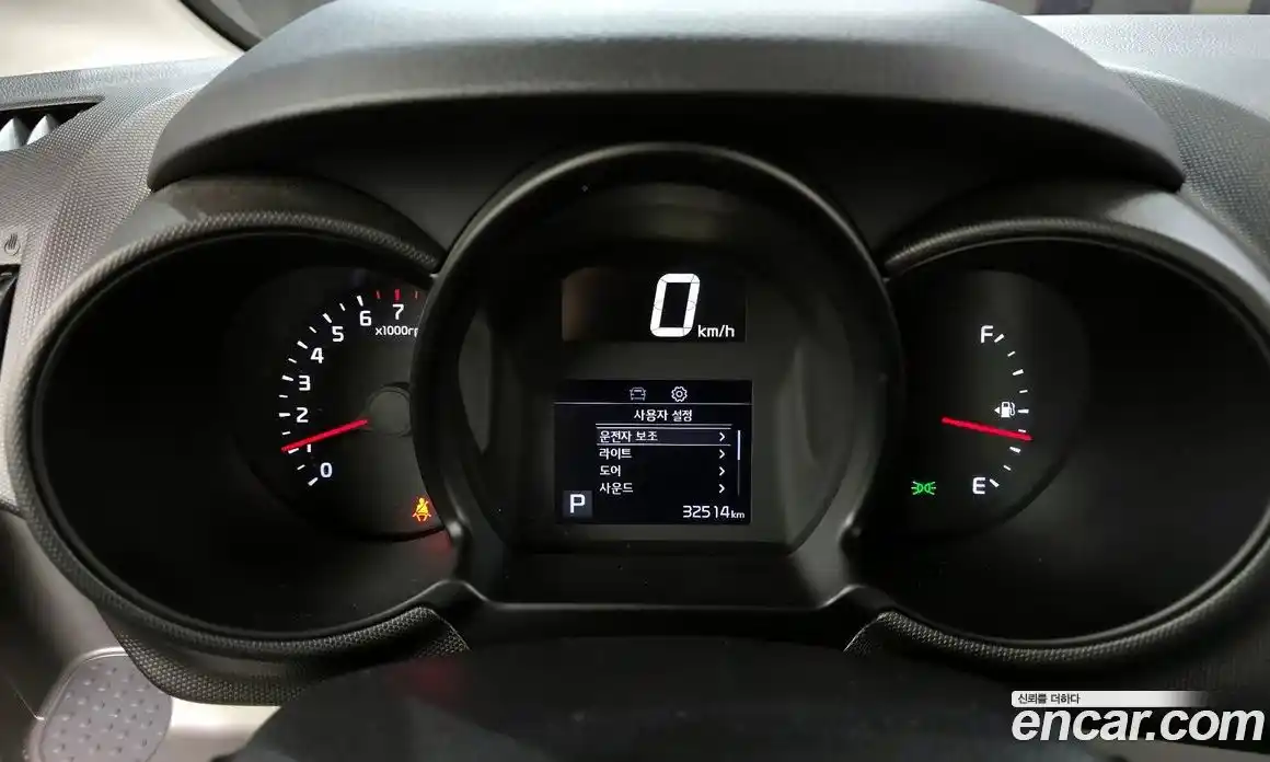 Kia Ray 2022 1.0 Автомат в Москве № 132862, фото 18