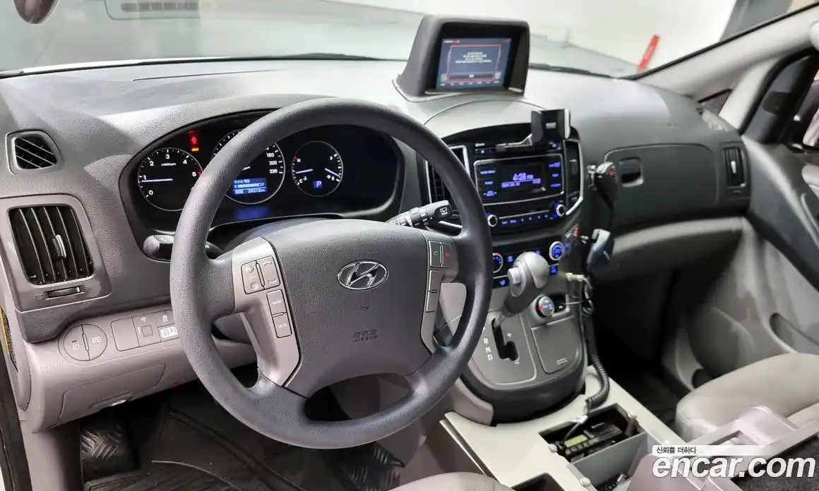 Hyundai Starex 2017 2.5 Автомат в Москве № 134499, фото 13