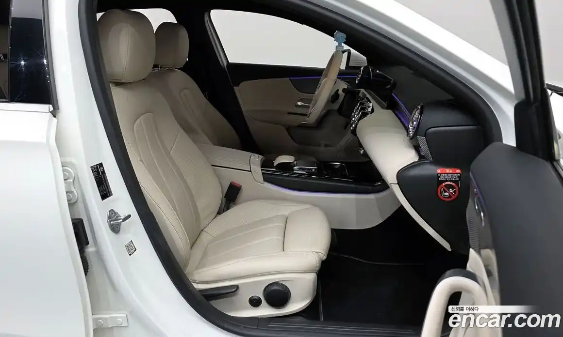 Mercedes-Benz A-Class 2021 2.0 Автомат в Москве № 137543, фото 13