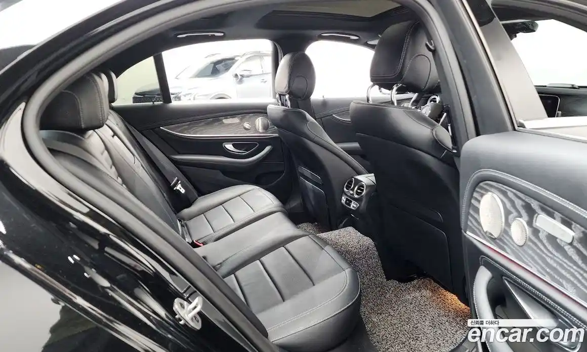 Mercedes-Benz E-Class 2022 2.0 Автомат в Москве № 137905, фото 14