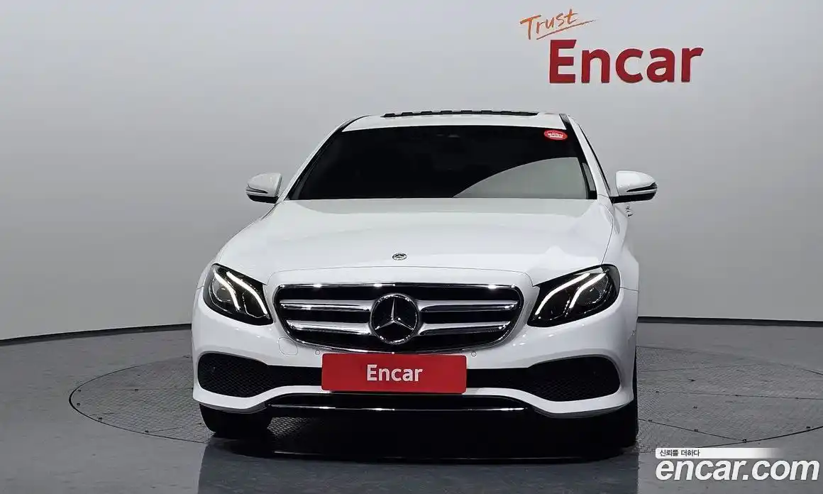 Mercedes-Benz E-Class 2019 2.0 Автомат в Москве № 142346, фото 4