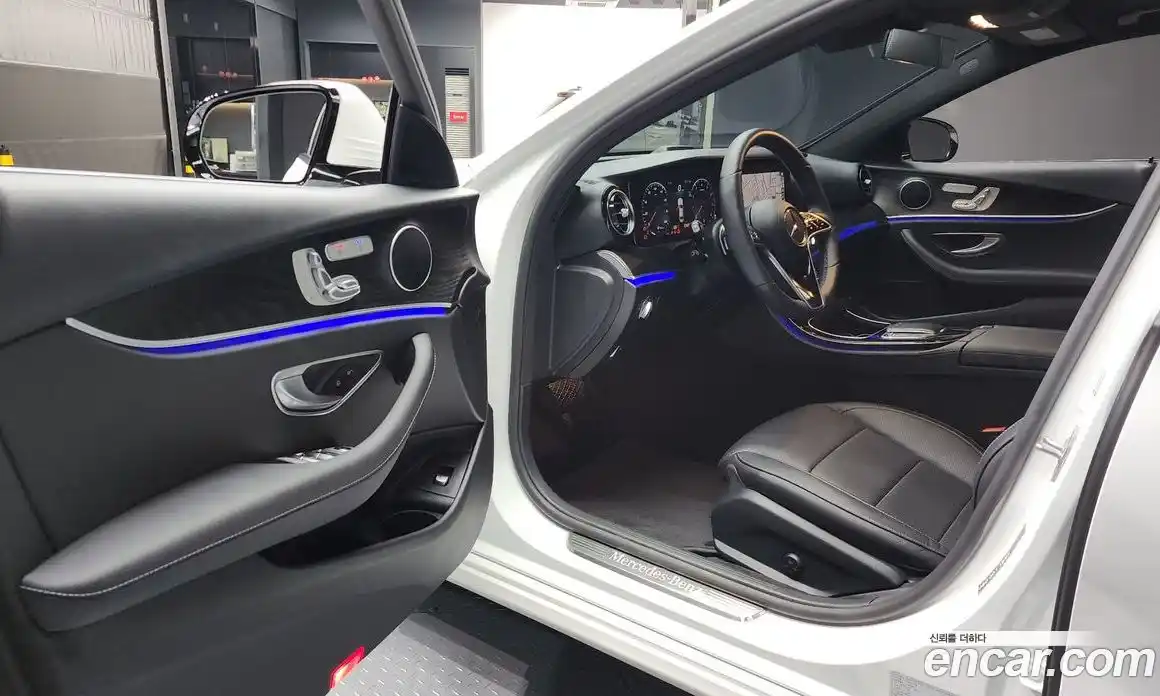 Mercedes-Benz E-Class 2023 2.0 Автомат в Москве № 142549, фото 17