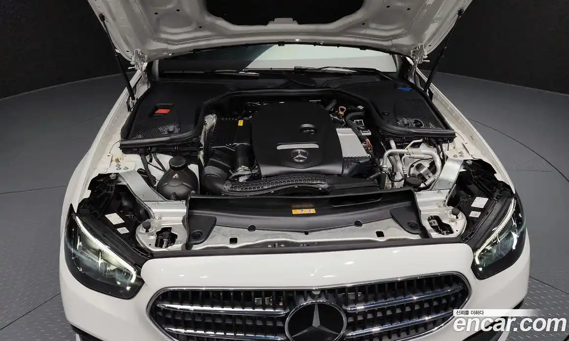 Mercedes-Benz E-Class 2023 2.0 Автомат в Москве № 142549, фото 18