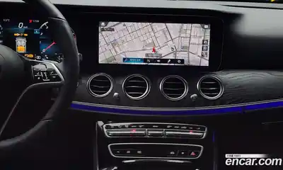 Mercedes-Benz E-Class 2023 2.0 Автомат в Москве № 142549, миниатюра 4