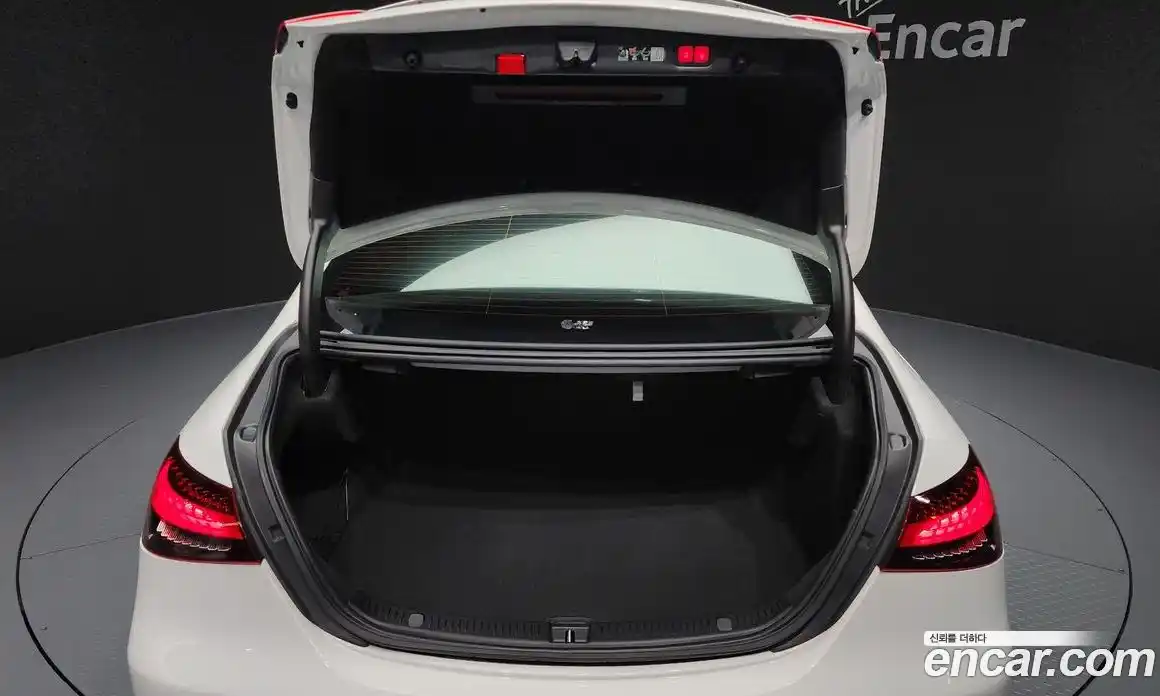 Mercedes-Benz E-Class 2023 2.0 Автомат в Москве № 142549, фото 5