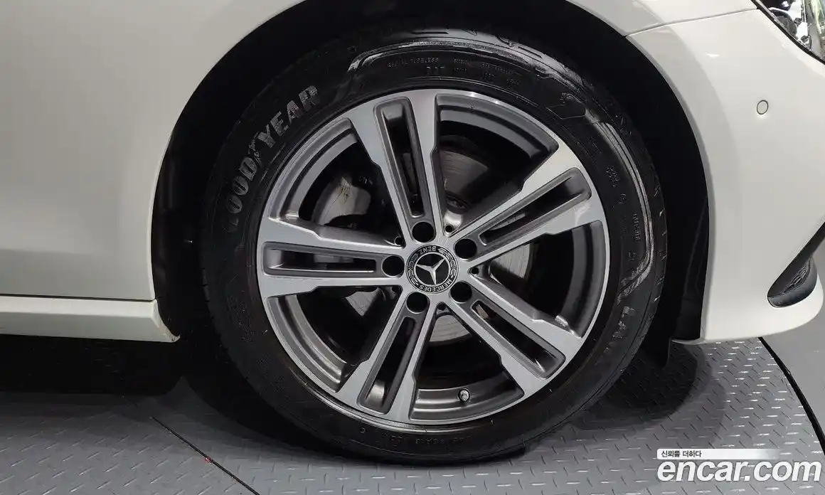 Mercedes-Benz E-Class 2023 2.0 Автомат в Москве № 142549, фото 6