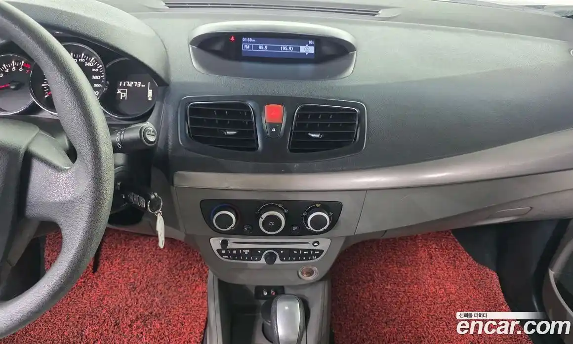 Renault SM3 2010 1.6 Автомат в Москве № 148411, фото 12