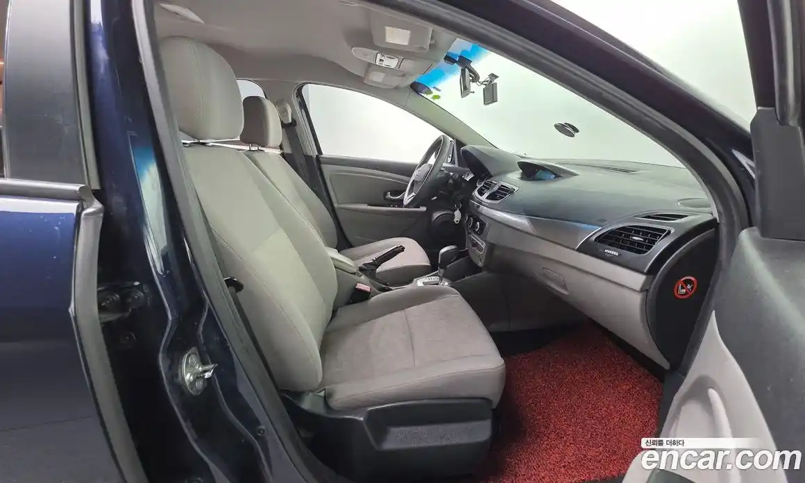 Renault SM3 2010 1.6 Автомат в Москве № 148411, фото 14